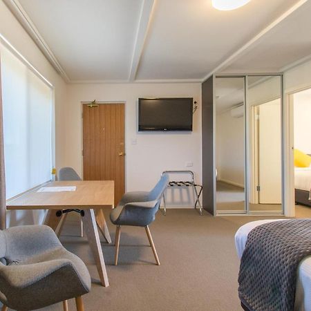 Hotel Mick O'Sheas Hackham Zewnętrze zdjęcie