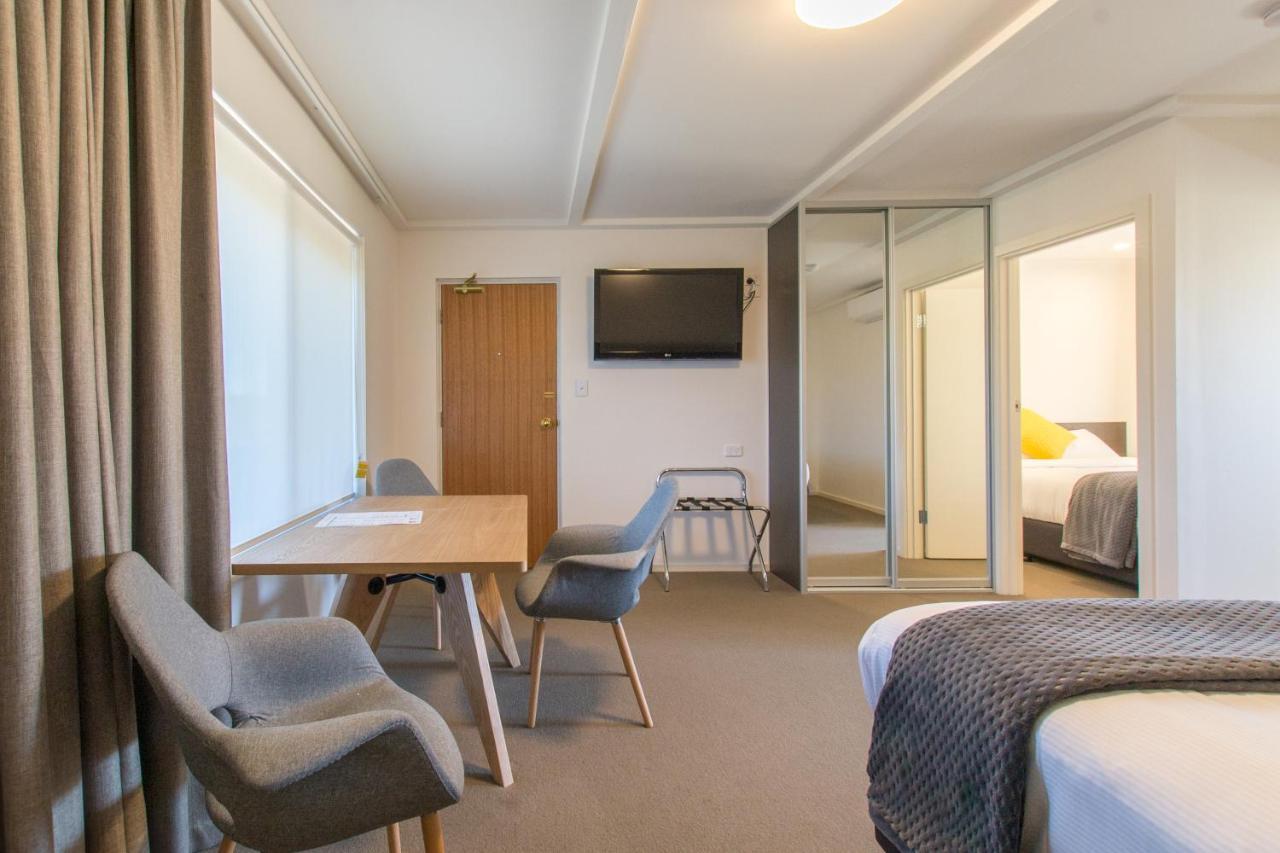Hotel Mick O'Sheas Hackham Zewnętrze zdjęcie